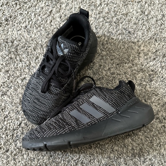 Kids adidas - Picture 4 of 4